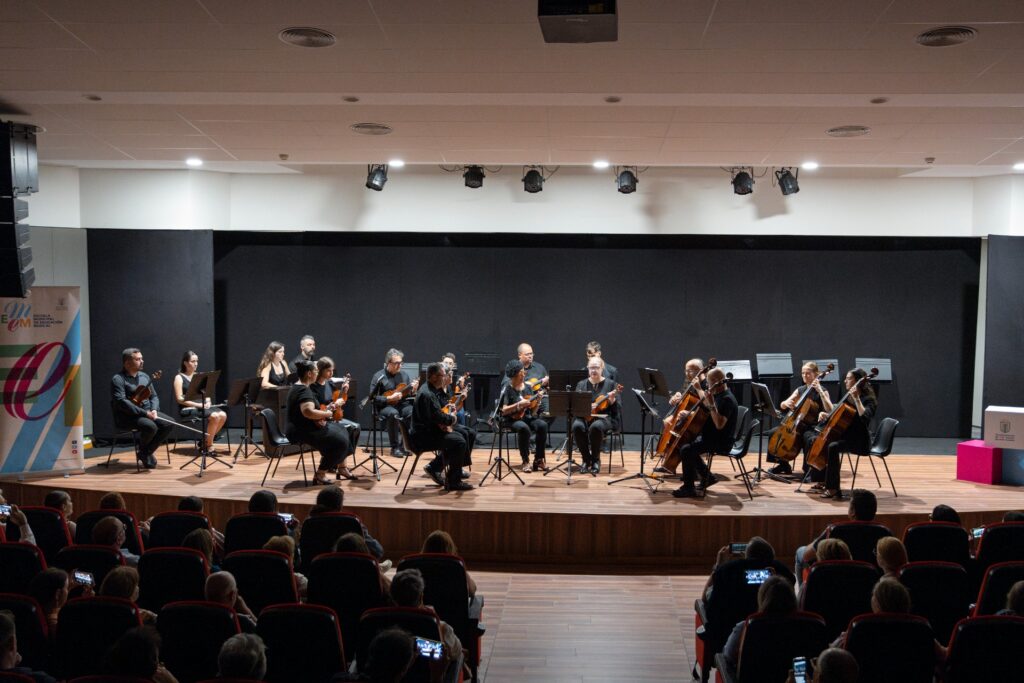 Imagen de archivo de un concierto de violin y cuerda frotada de la EMEM Die Städtische Schule für Musikerziehung in Las Palmas veranstaltet diese Woche vier Weihnachtskonzerte.