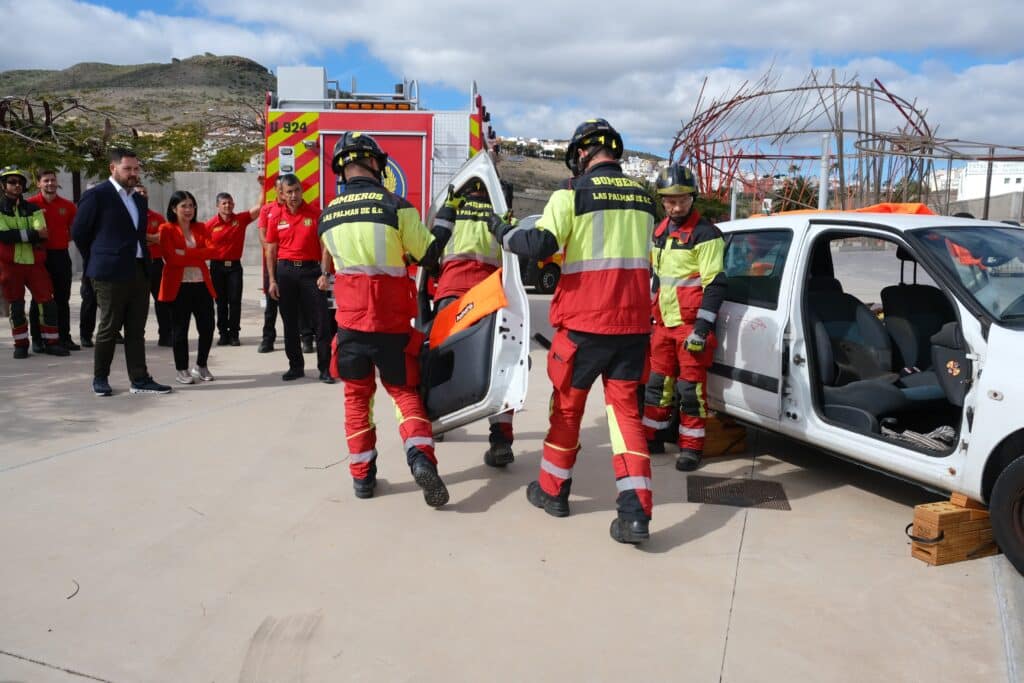 Bomberos de Las Palmas de Gran Canaria estrena nuevos equipos de rescate en accidentes de trafico 4 Die Feuerwehr von Las Palmas de Gran Canaria führt neue Rettungsgeräte für Verkehrsunfälle ein